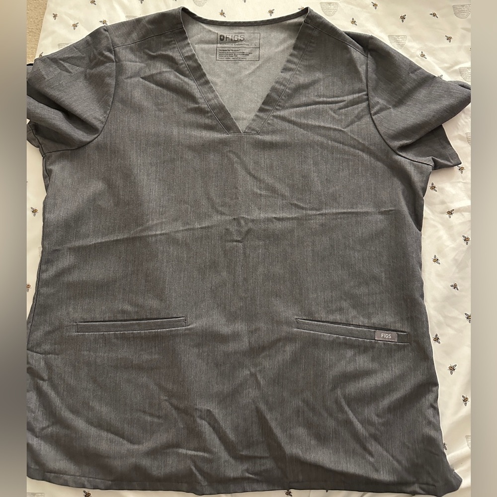 Figs Casma Women’s -  Graphite Large

Excellent condition
Smoke/Pet Free home